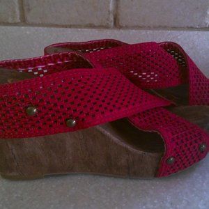 C EST 1946 WOVEN RED FABRIC CRISSCROSS STRAPPED WEDGE SANDALS